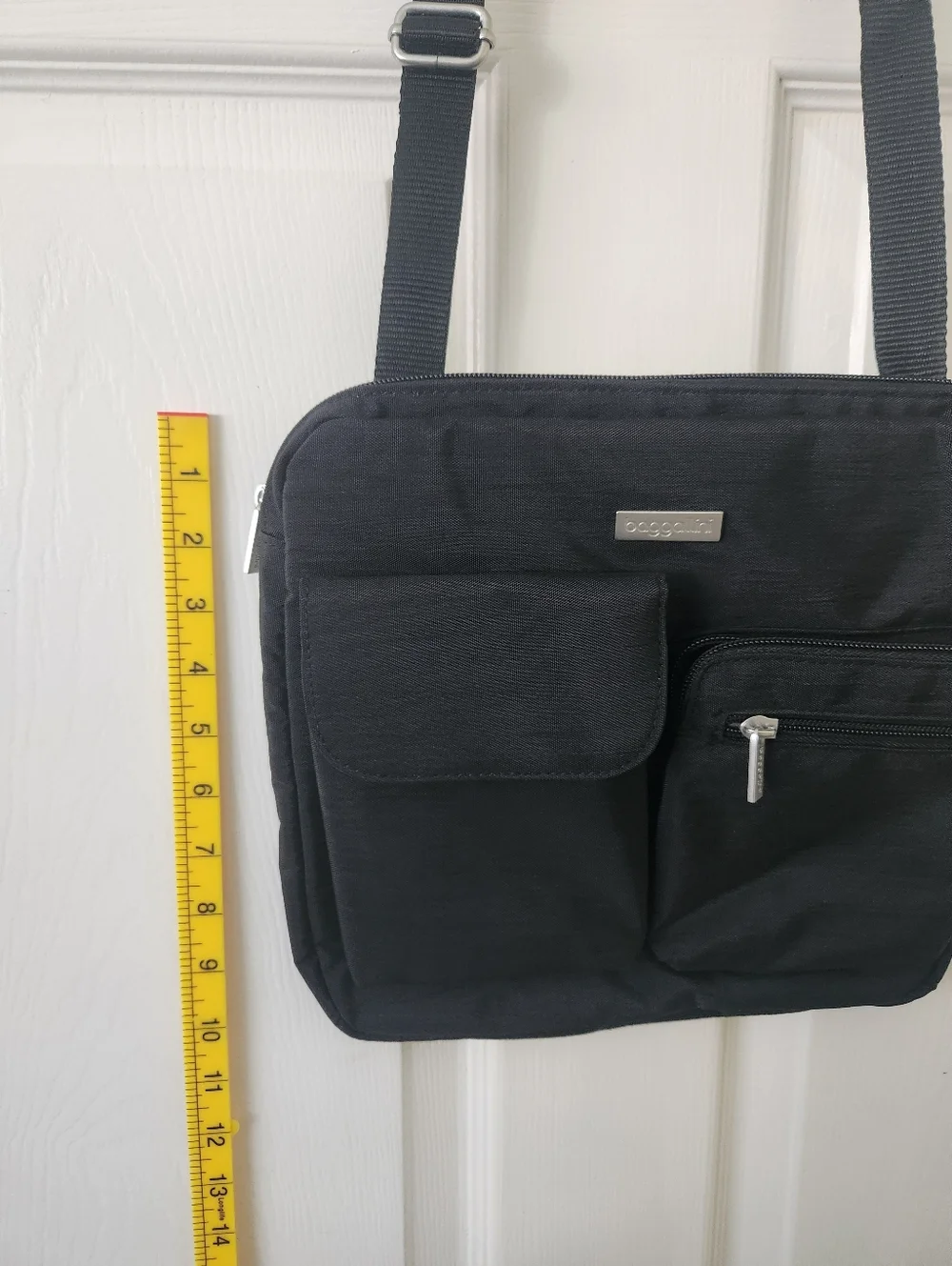 NWT Baggallini Black Compact Crossbody Organizer - Picture 7 of 10